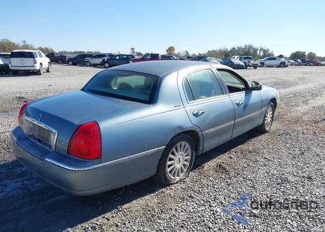 2004 Lincoln Town Car Signature from USA, damaged, VIN 1LNHM81W34Y635306